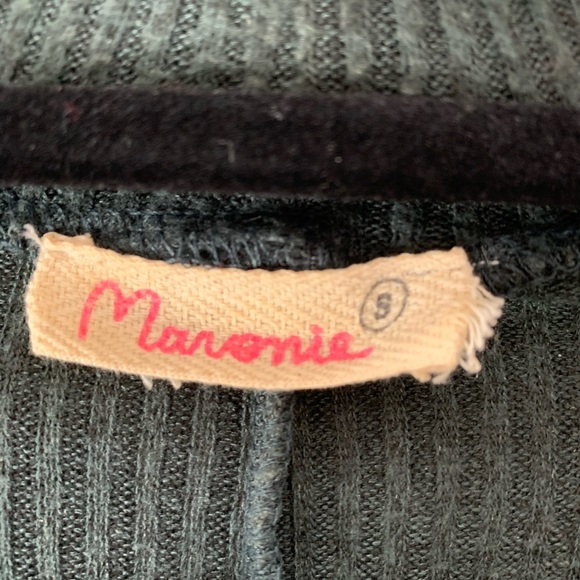 Faux Turtle-V-neck Long Sleeve Shirt - Picture 4 of 5